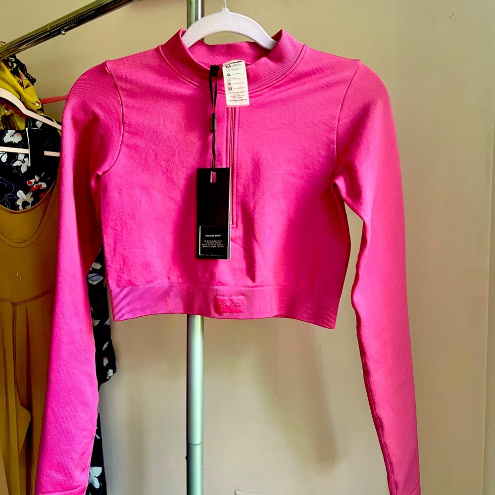 NWT BO+TEE Long  Sleeve Quarter Zip Crop Top sz M